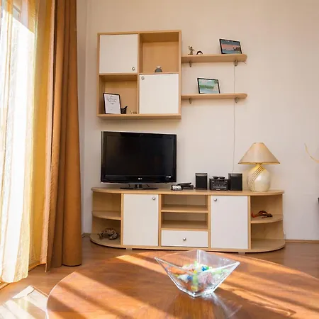 Appartement Geraeumige Mit Eigenem Balkon *