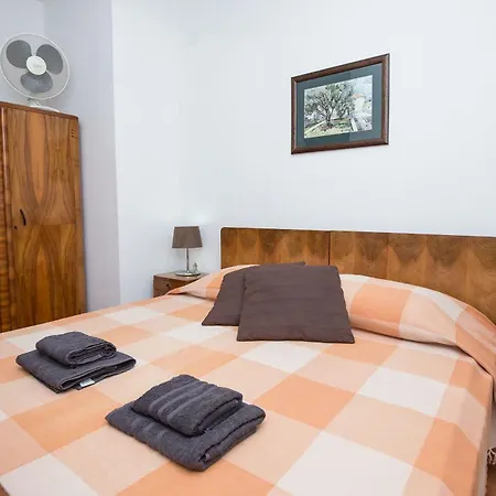 Geraeumige Mit Eigenem Balkon * Zadar