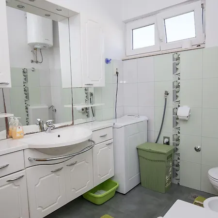 Apartman Geraeumige Mit Eigenem Balkon *